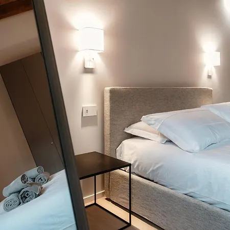 Apartment Mmm Palazzo Diaz - The House Of Travelers Como