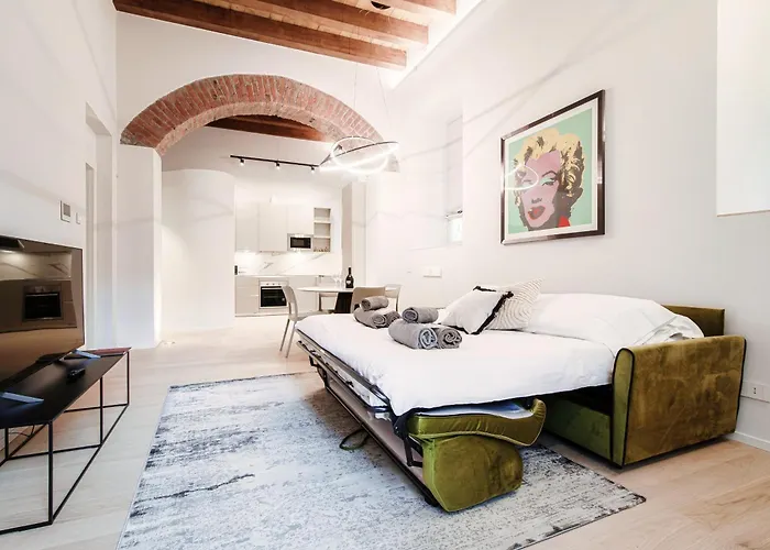 Palazzo Diaz - Mmm By 