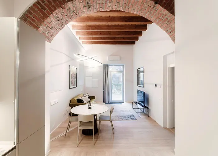 Palazzo Diaz - Mmm By 